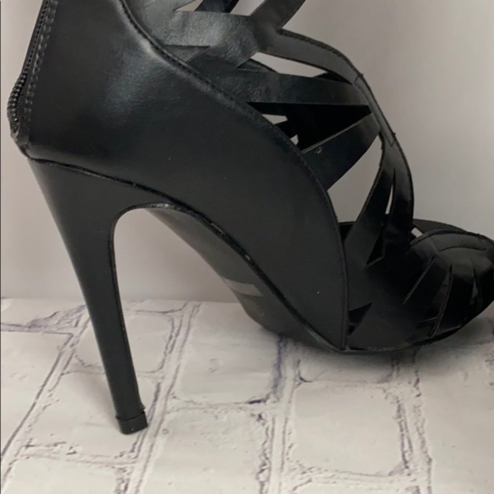 Eye Candie Black Gladiator Style High Heel Sandals - Picture 8 of 12